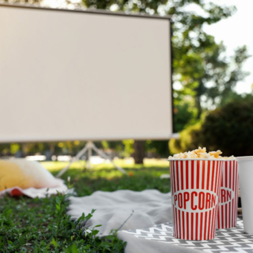 garden cinema ideas with popcorn and blankets