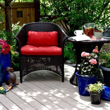Garden Furniture Ideas for a Small Patio