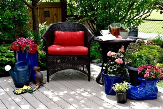 Garden Furniture Ideas for a Small Patio