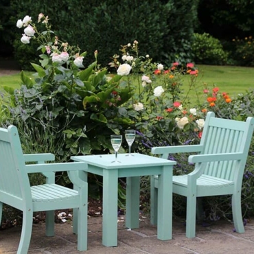 garden furniture that looks like wood