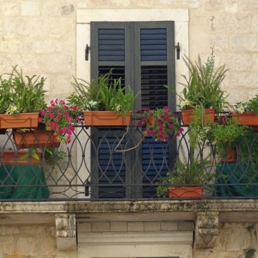 balcony planters