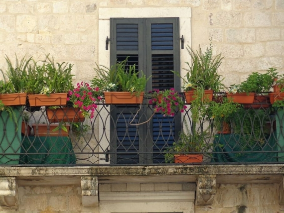 balcony planters