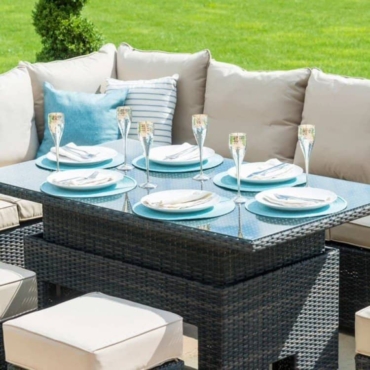 garden furniture with rising table