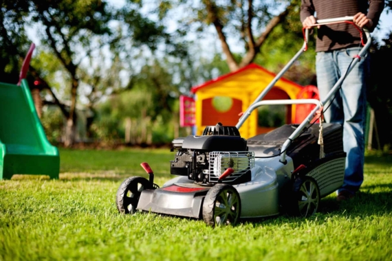 when should you stop mowing your lawn uk